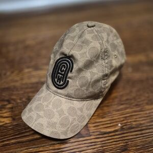 Coach Signature Pattern Tan Cap